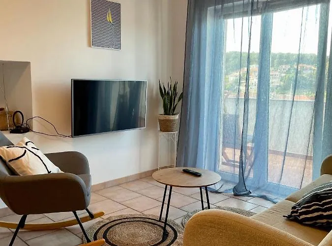 Frina I, Island Hvar * Елса